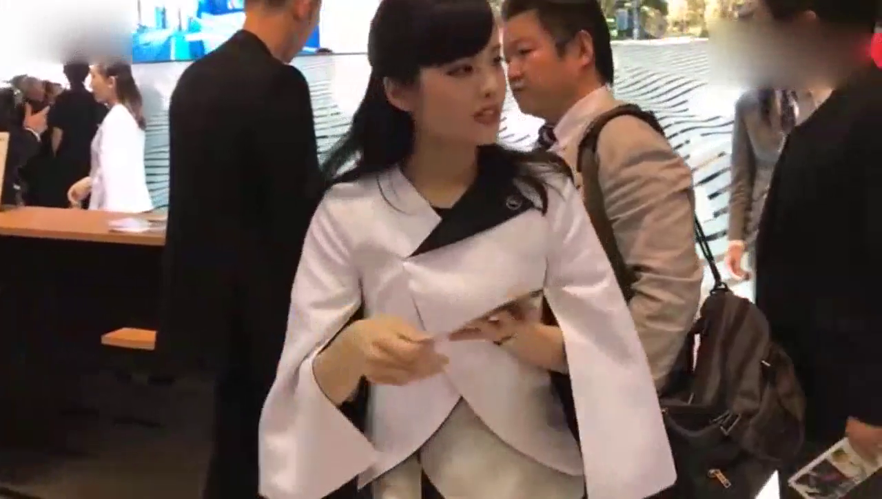 车展上最接地气车模，车迷们看的不是颜值而是气质