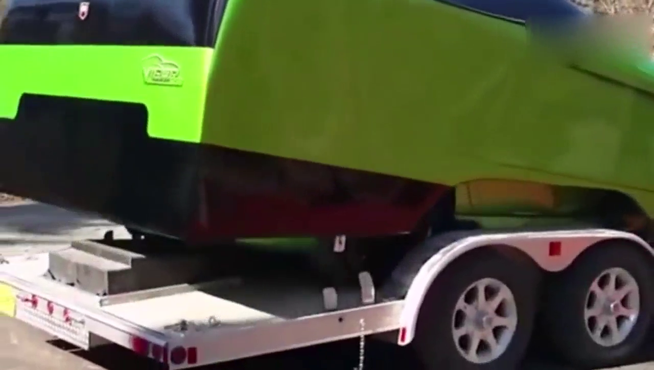 价值100万的道奇跑车，打开车库的那一刻才知道什么叫做霸气