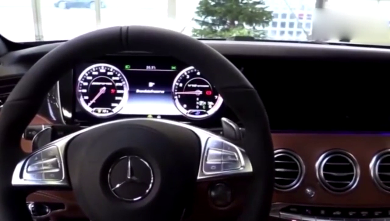 价值300万的奔驰敞篷车，启动的一瞬间真心觉得钱花到位