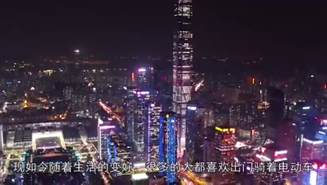 轿车撞翻电动车，交警判电动车全责，轿车司机乐了！