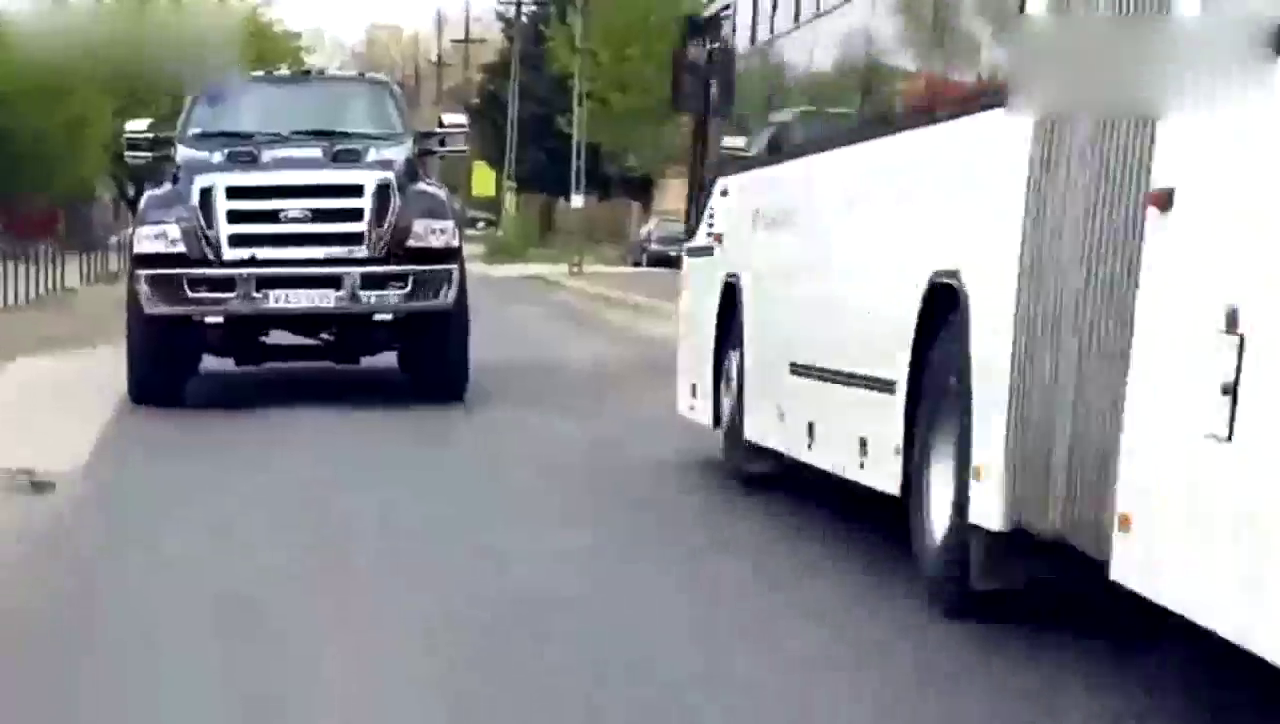 福特F650卡车超赞 没有它去不了的地方 若在中国一定卖疯！