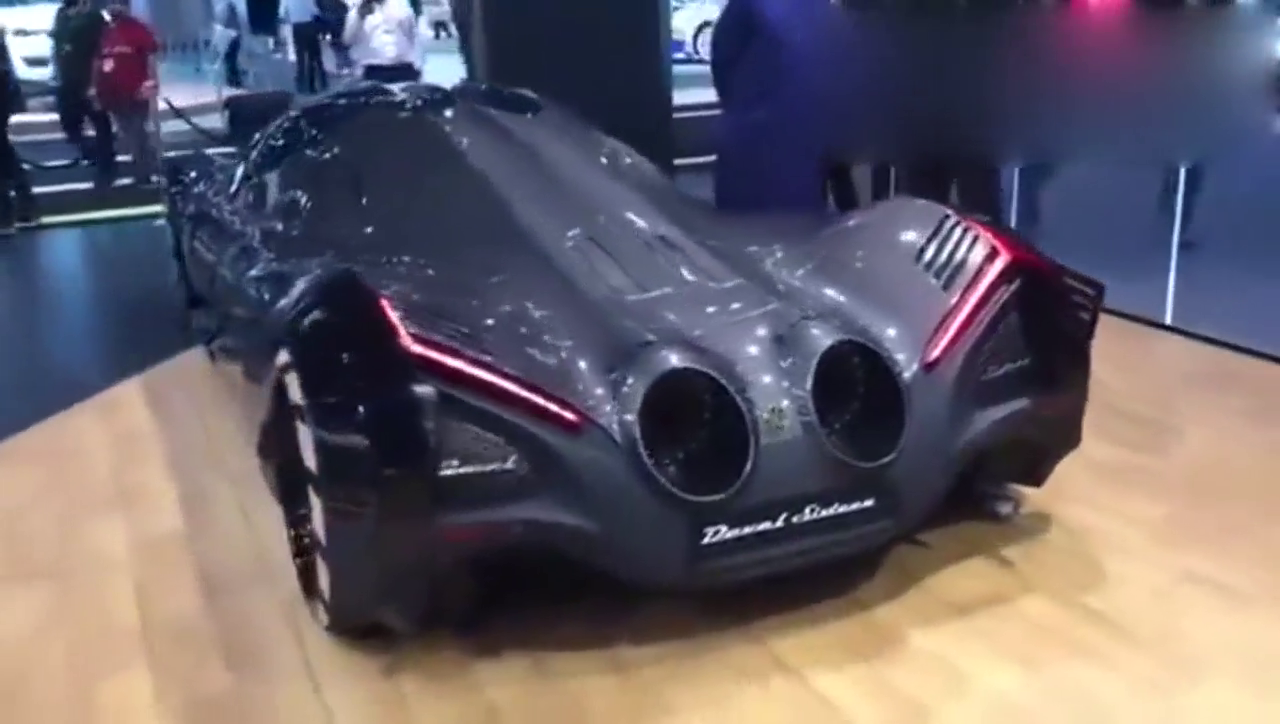 迪拜本地的超级跑车展览，让人看的眼花缭乱