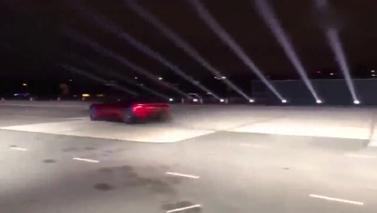 特斯拉最新跑车加速测试1