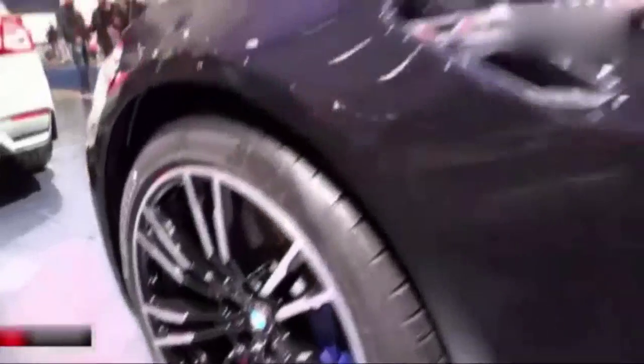 150万的宝马5系性能车，踢一脚后备箱才知道它到底贵在哪了