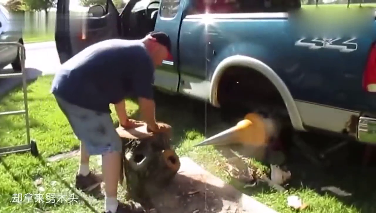 200万跑车却只是拿来劈柴用，果然还是土豪任性！