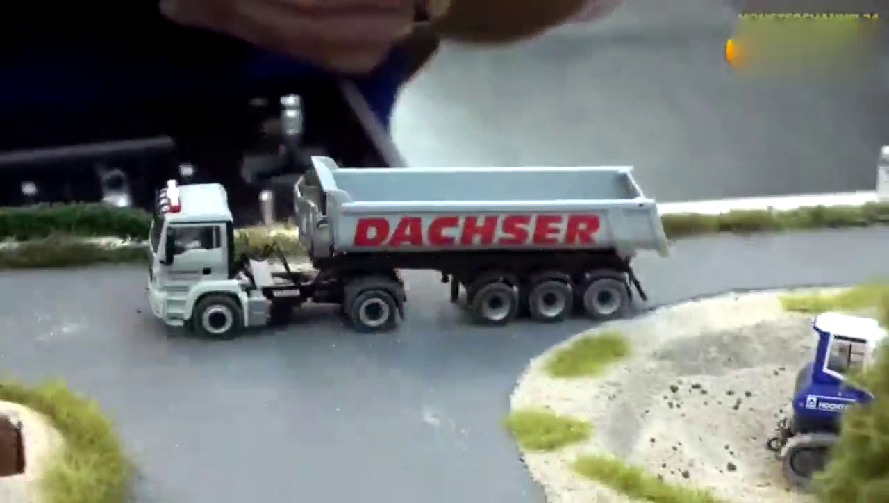 令人难以置信的卡车和挖掘机模型