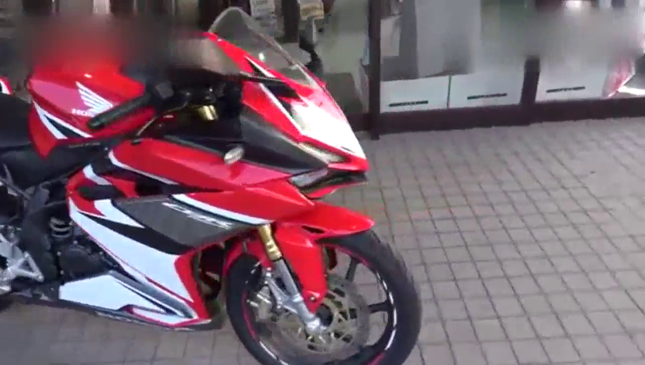 本田最“狂躁”的250cc跑车，外形相当犀利！