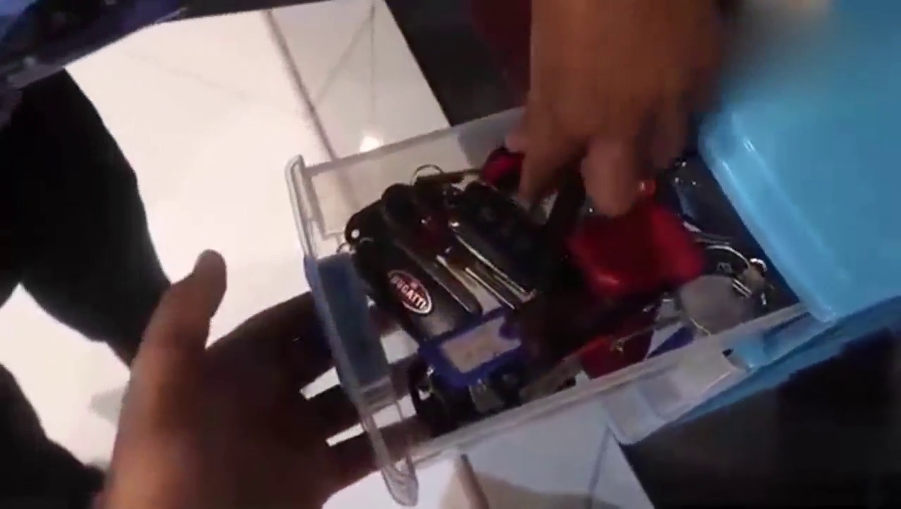 2亿的超级跑车到底是有多么霸气？来感受下吧