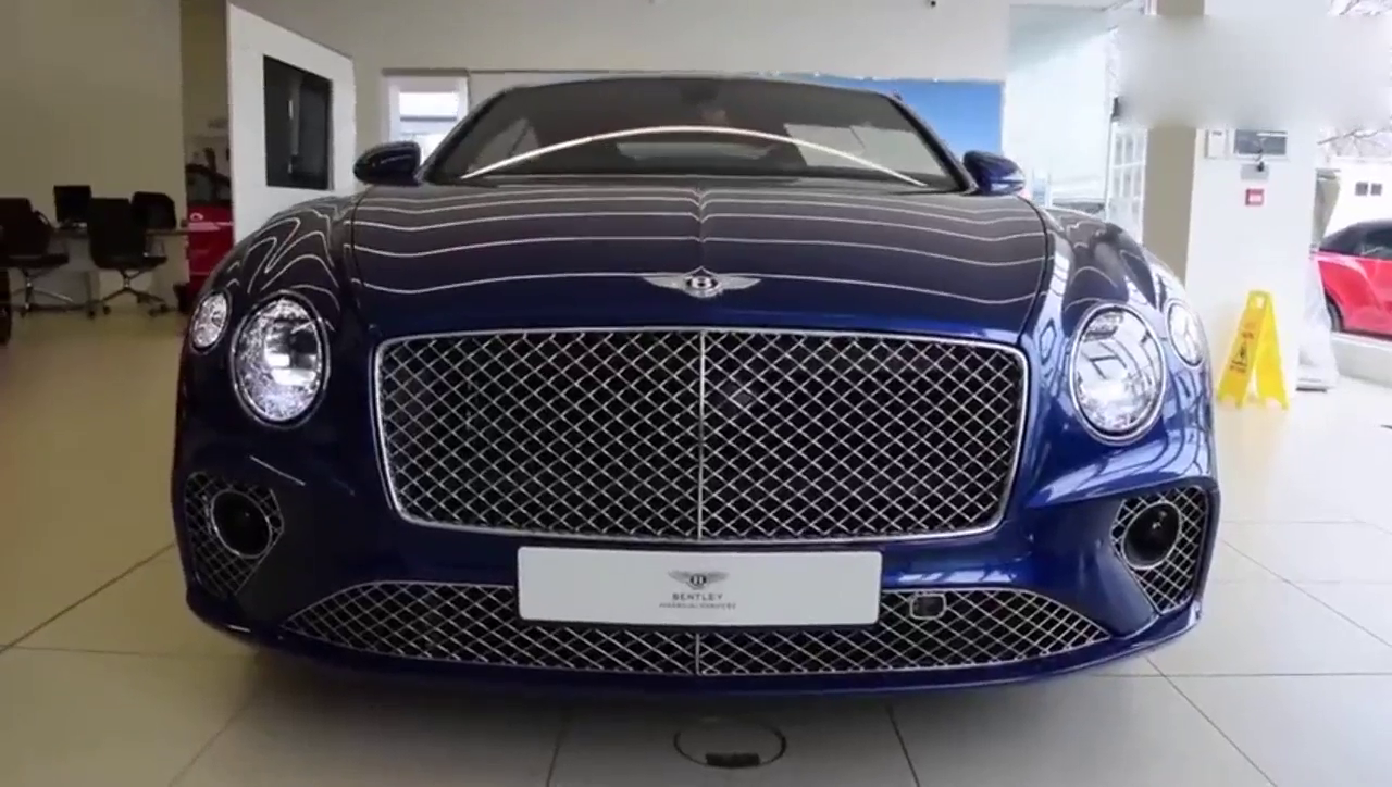 300万的宾利欧陆跑车，坐进驾驶室，才明白什么叫做豪华！