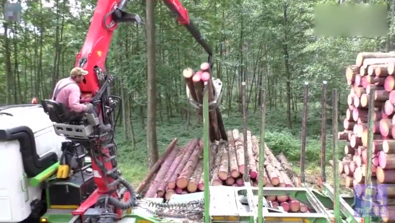 斯堪尼亚卡车自带机械臂, 司机一个人把活全包了