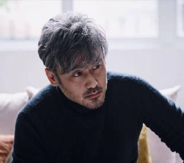 风波中的吴秀波,为何还要复出拍戏