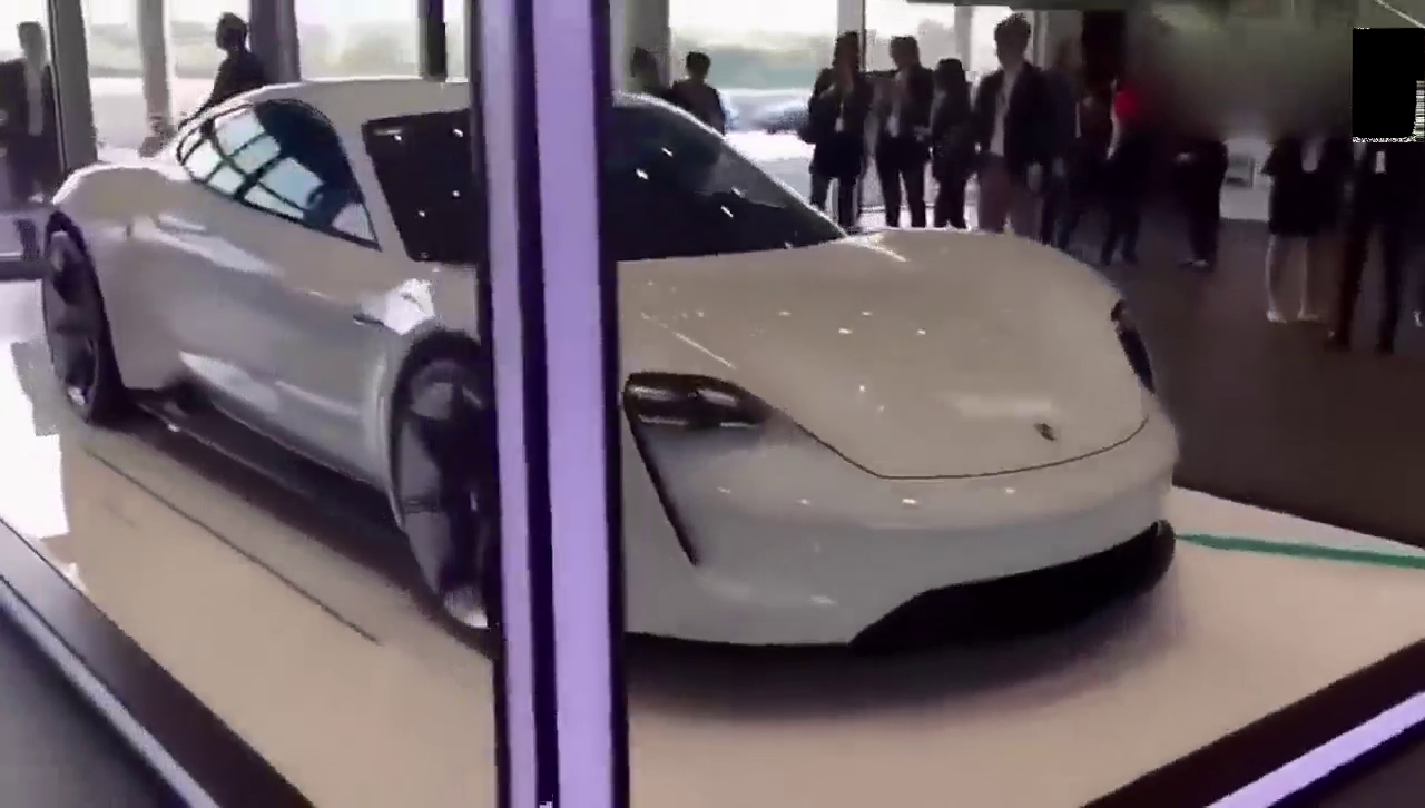 保时捷的纯电动跑车，预计2019年底上市