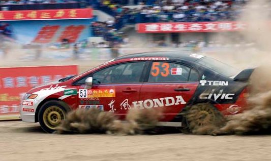 车身帅气，车辆配置完善，具有艺术感