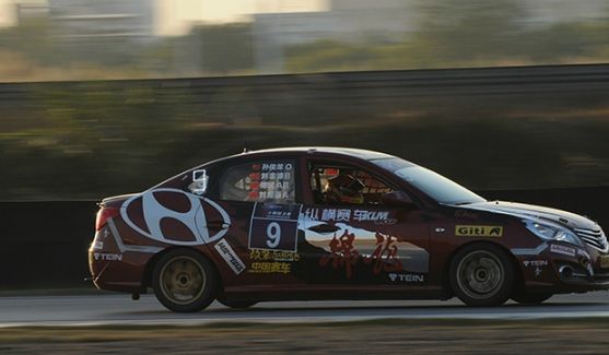 北京现代赛车：独特而有形的车身设计，配置不俗追求卓越