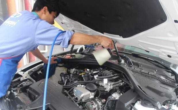 开了8年车才知道！汽车这4个地方得勤清理，不然动力不足