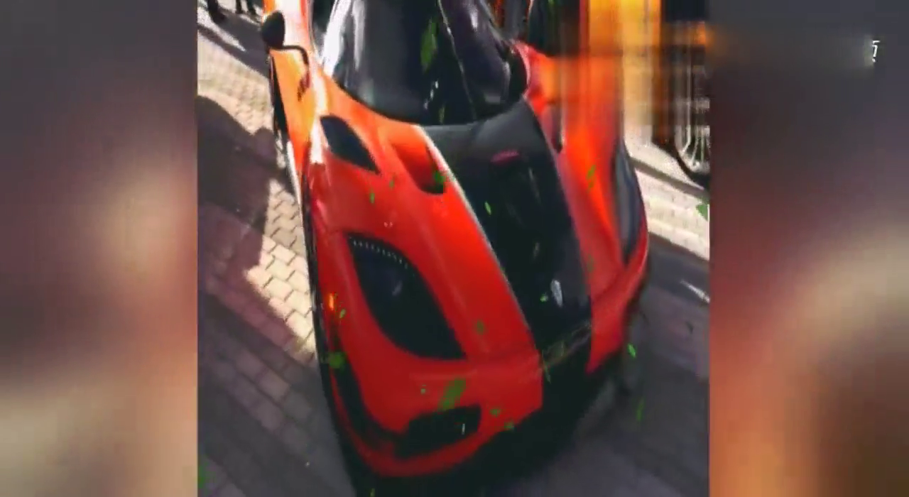 300多辆跑车聚集 场面如同大片！