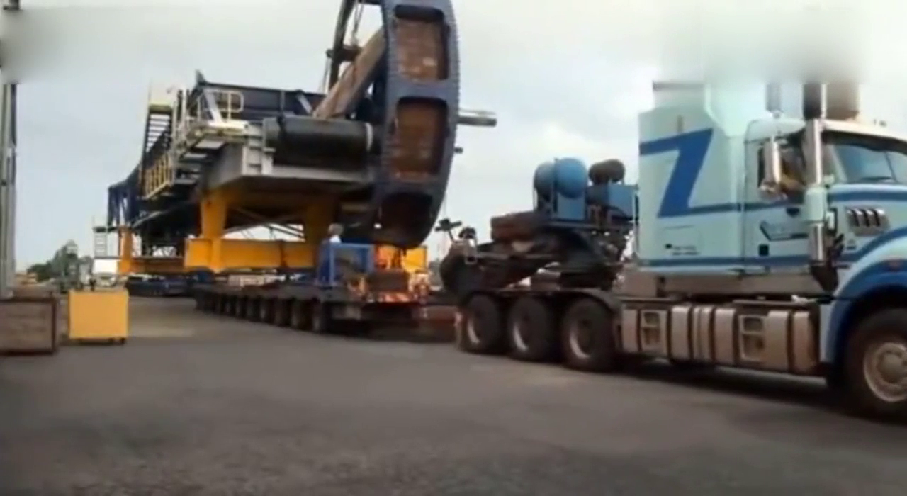 卡车超大件运输，运一次够吃一年的了