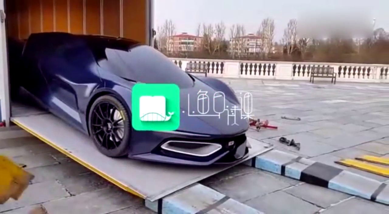 超级跑车，害羞中，我连门都找不着！