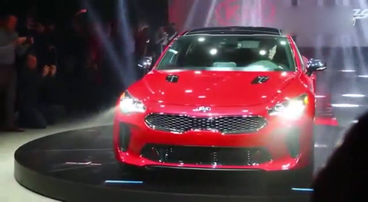 粉红女郎完美亮相 全新起亚Stinger车展展示