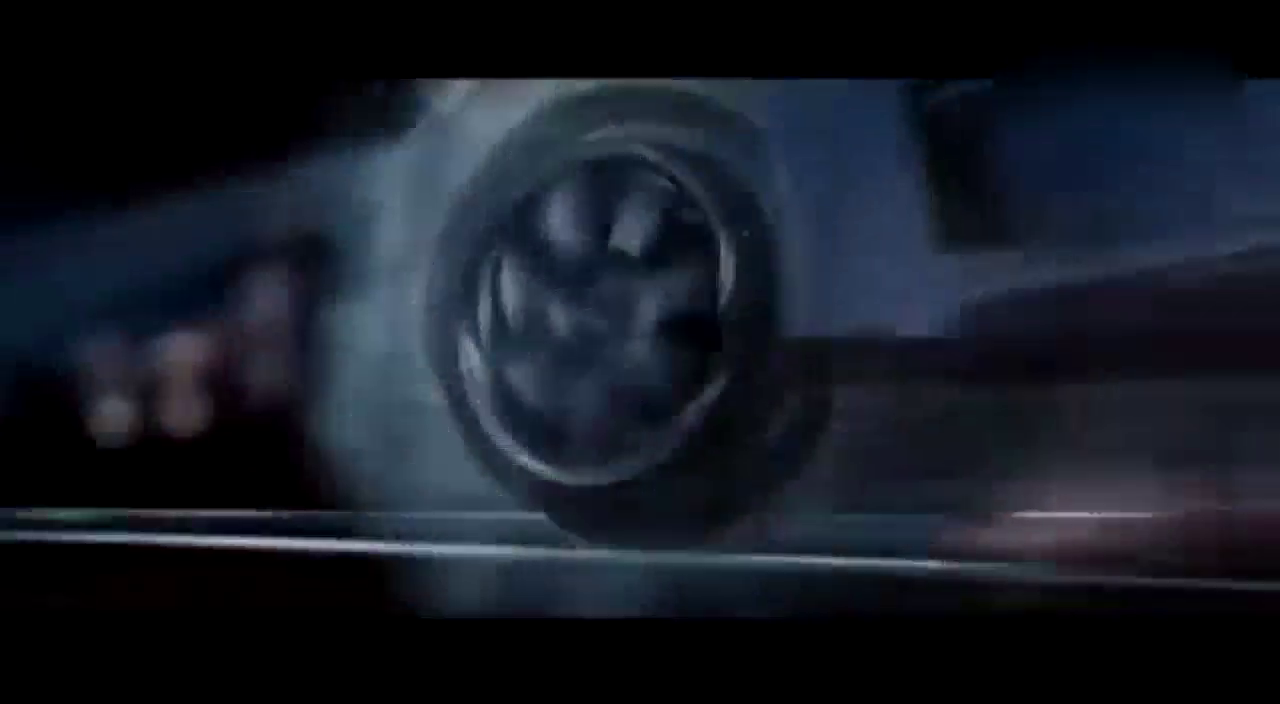 开跑车追高铁，跑车和废铁也就差这几秒