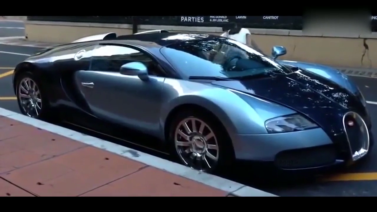 布加迪跑车驾驶员下车之后，感受一下啥才叫女神！