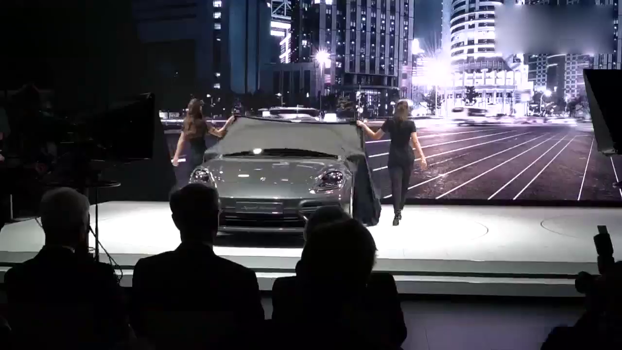 日内瓦车展前F1赛车手Mark Webber谈Porsche