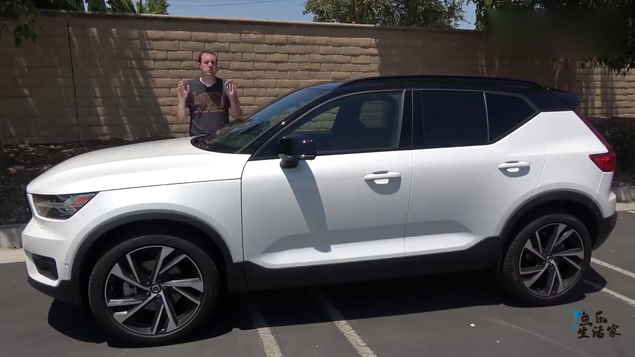 跑车志：2019款沃尔沃XC40，外观和内饰实拍，颜值爆表的SUV
