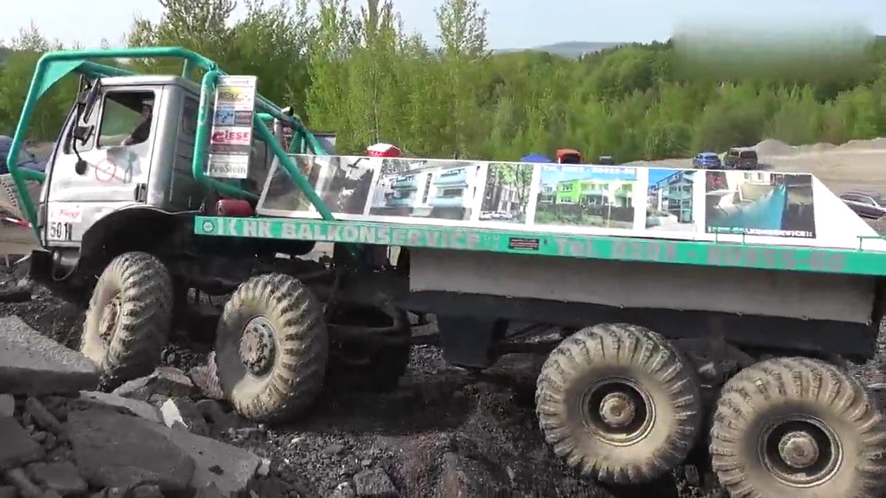 难度太高了！8驱越野卡车挑战极限越野