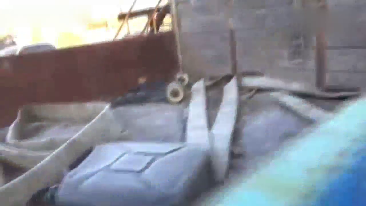 五百元买俩报废卡车拉货，一启动发动机声音不对劲