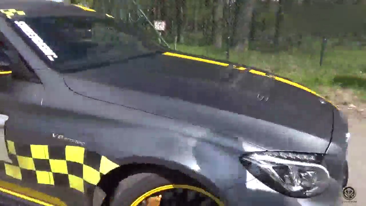 奔驰C63 S跑车 VS 日产GTR R35 加速度PK！