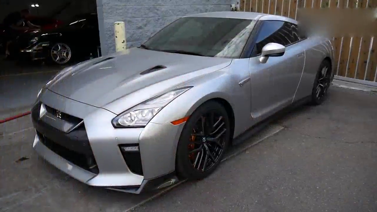 卖了GTR买了这种超级跑车，不知道值不值？