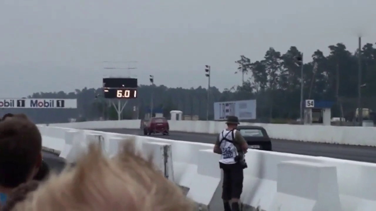 改装车赛车飙车比赛 要的是速度当然还有你的漂移技能