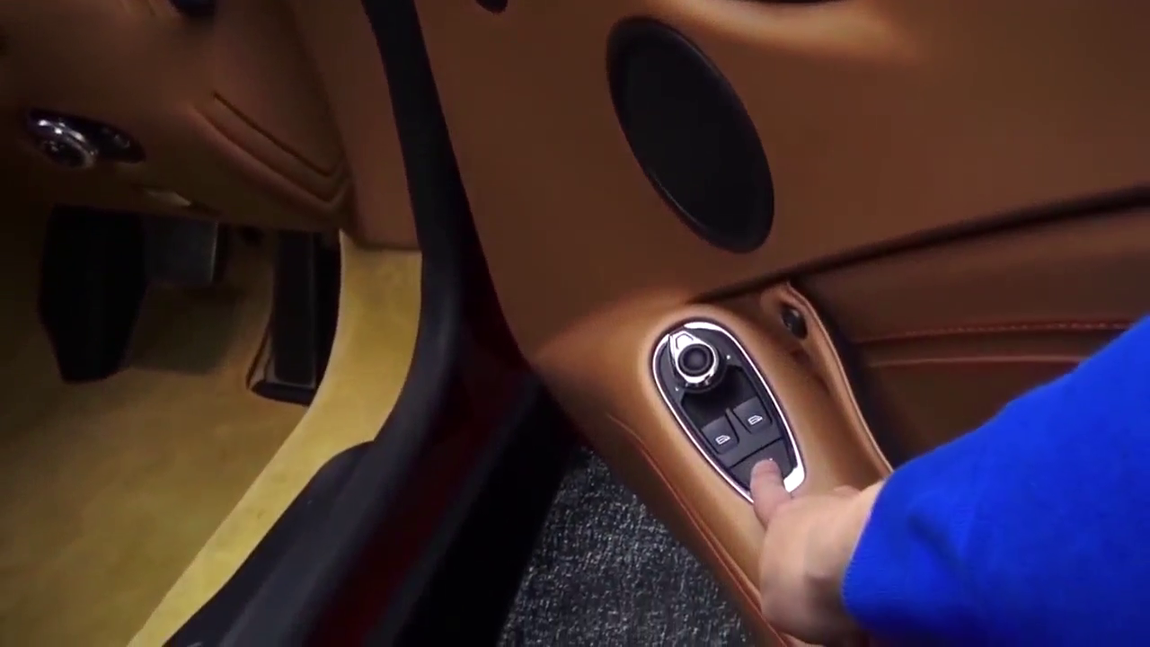 超级跑车阿斯顿马丁，打开后备箱的那一刻，不可思议开始