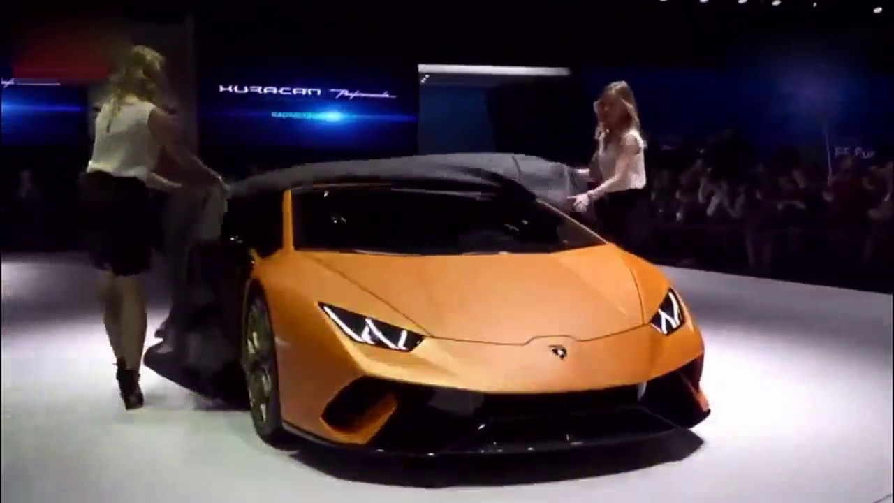 超级跑车展览 美女掀开车布的那个瞬间众人惊呆