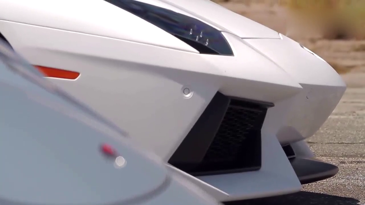 超级跑车的对决！布加迪vs兰博基尼vs雷克萨斯vs迈凯轮