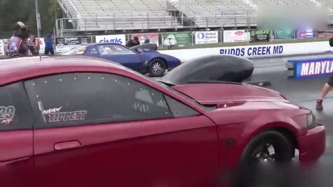 由于马力太大，改装车直接失控撞车