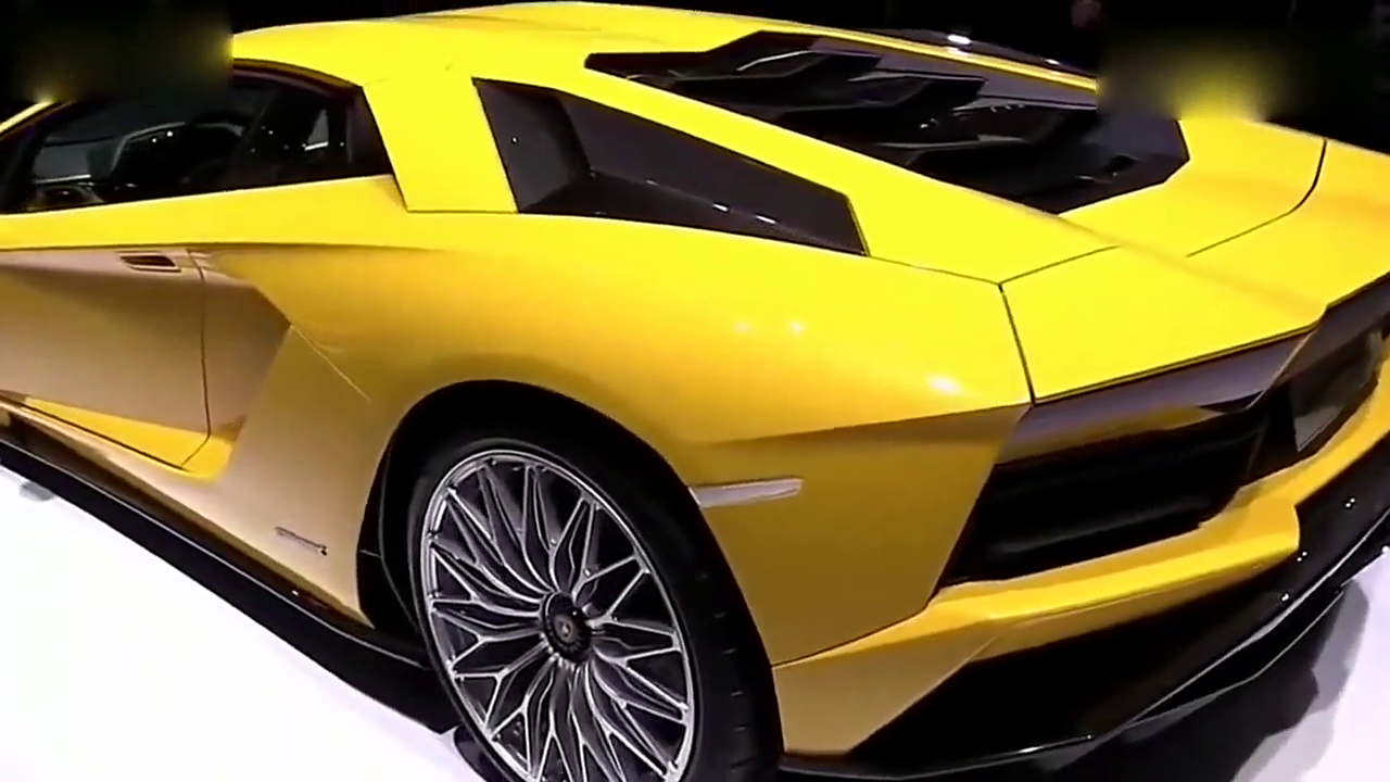 果然是超级跑车中的王者，兰博基尼Aventador