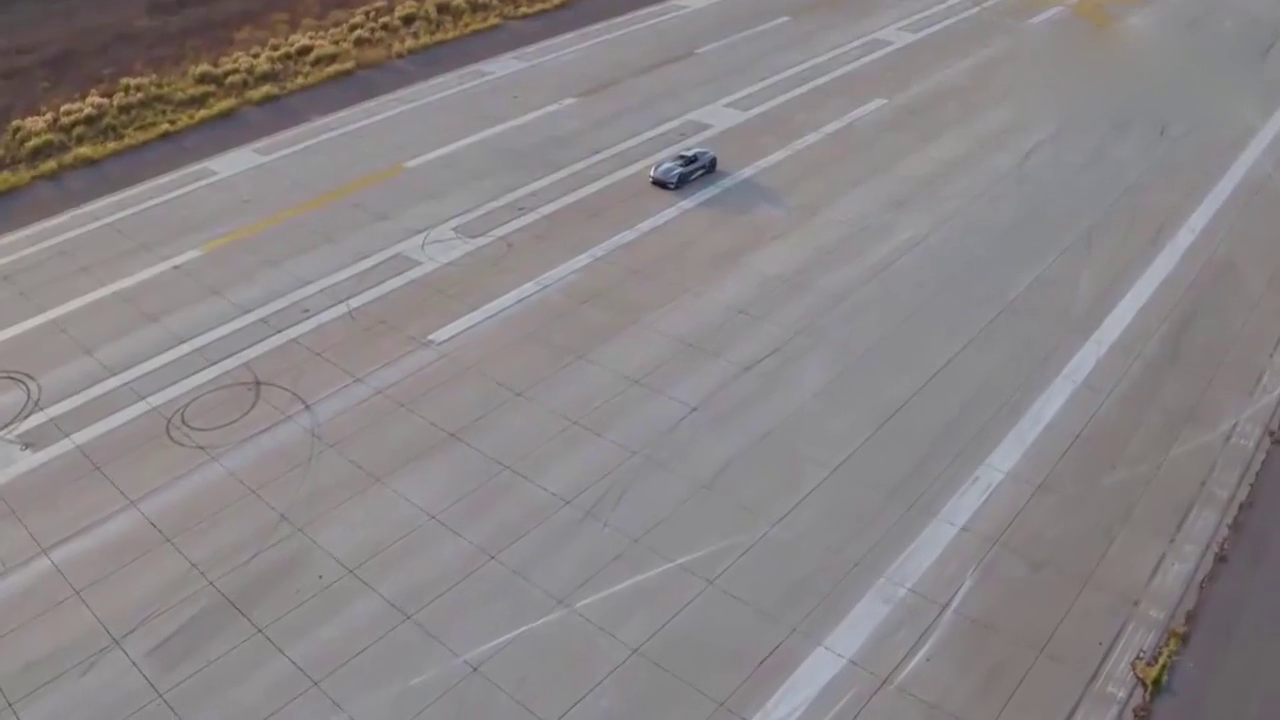 英菲尼迪新电动跑车Prototype 10亮相 堪比赛车！