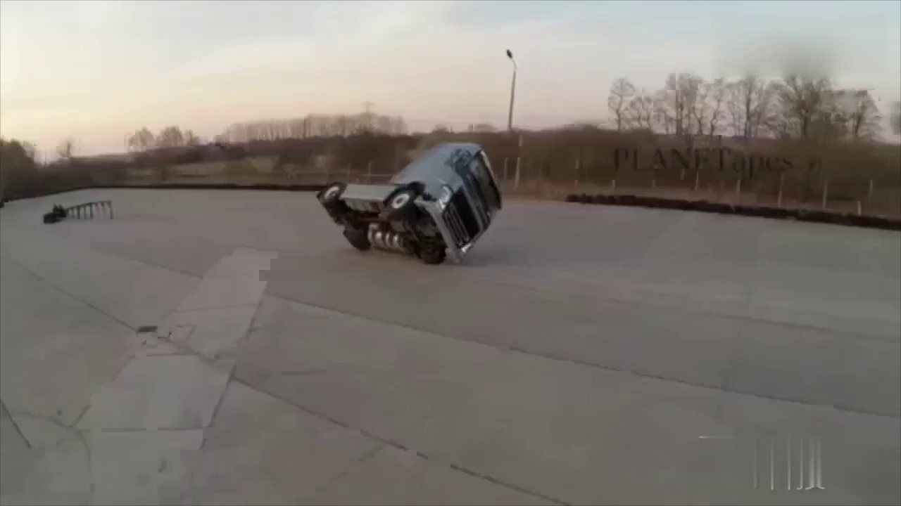 最牛卡车司机视频合集，最后一个真的惊心动魄