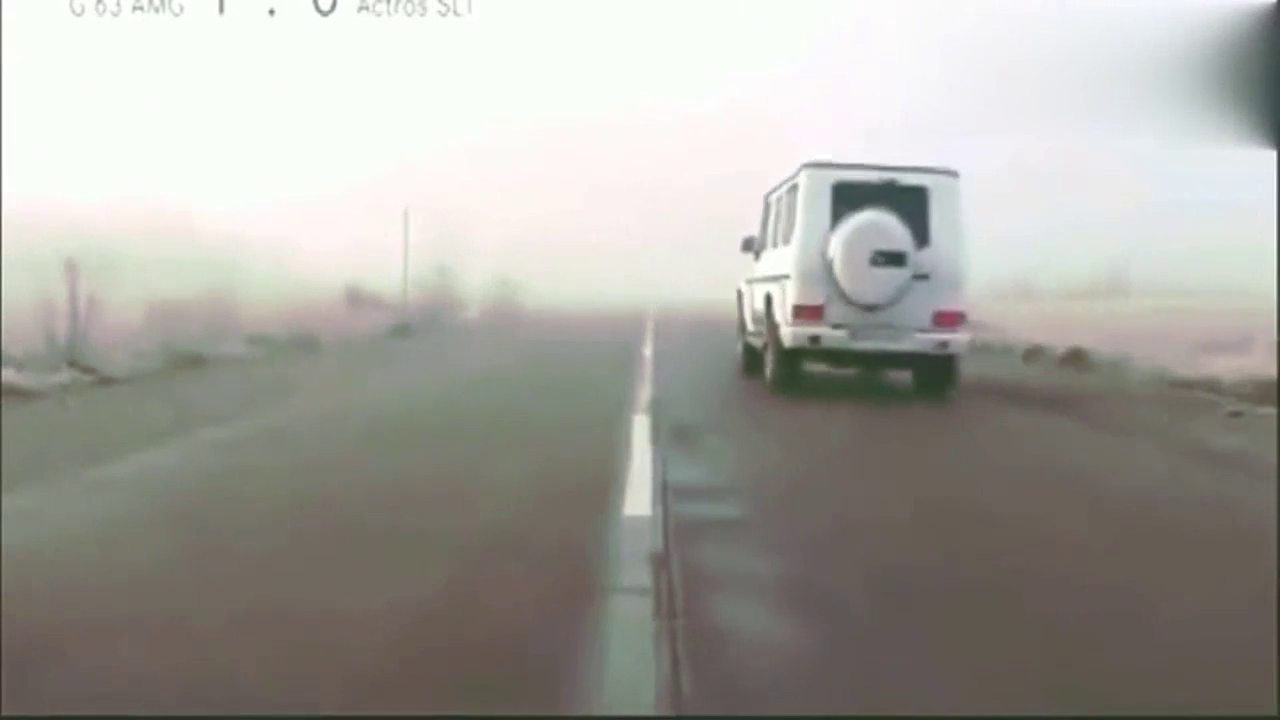 卡车和越野车起步速度谁更快，油门踩到底后眼见为实！