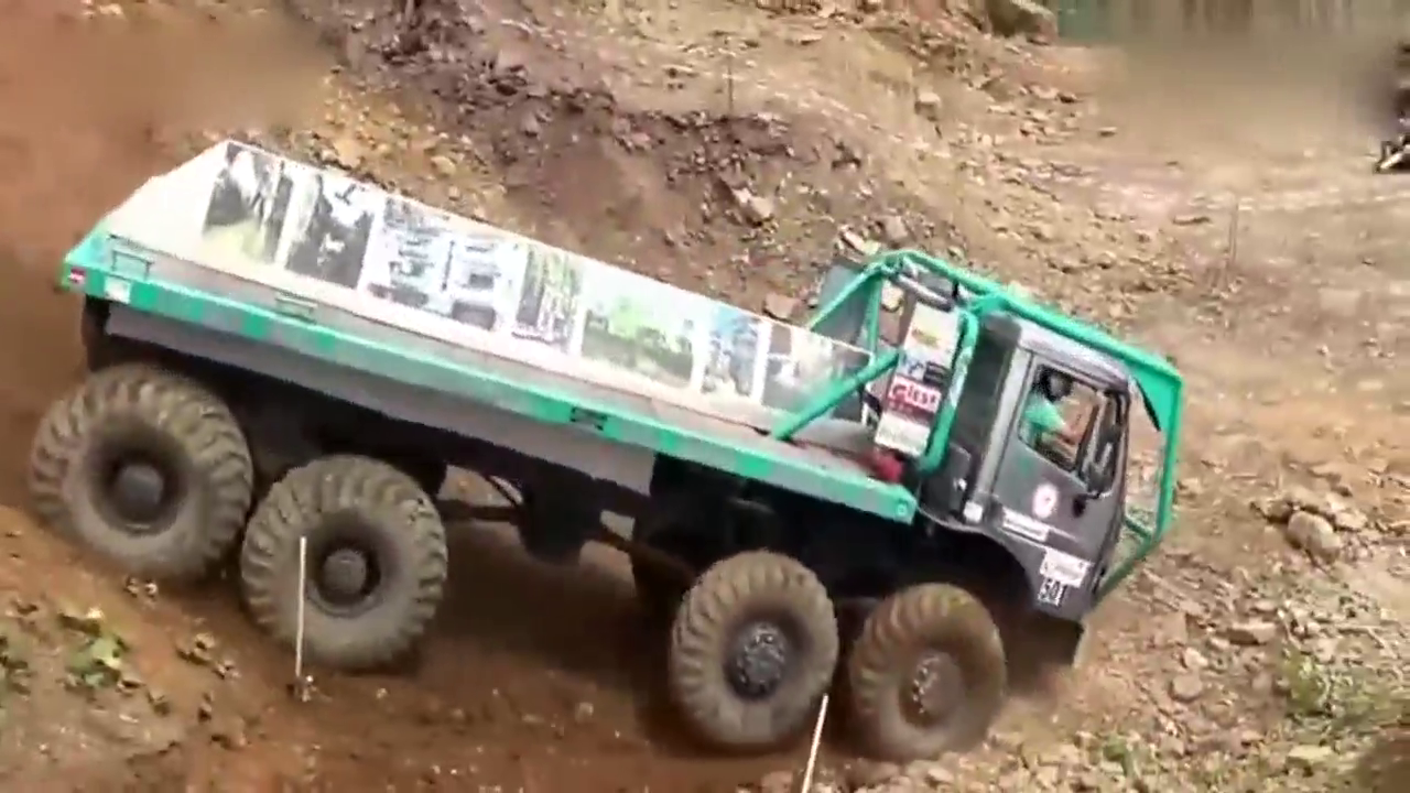 动力超强！改装高性能卡车越野挑战赛