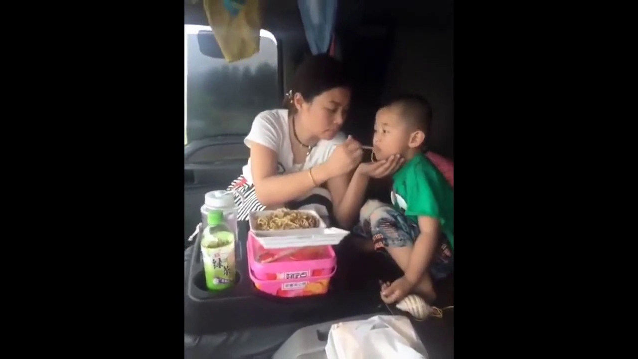 卡车司机一家三口的生活