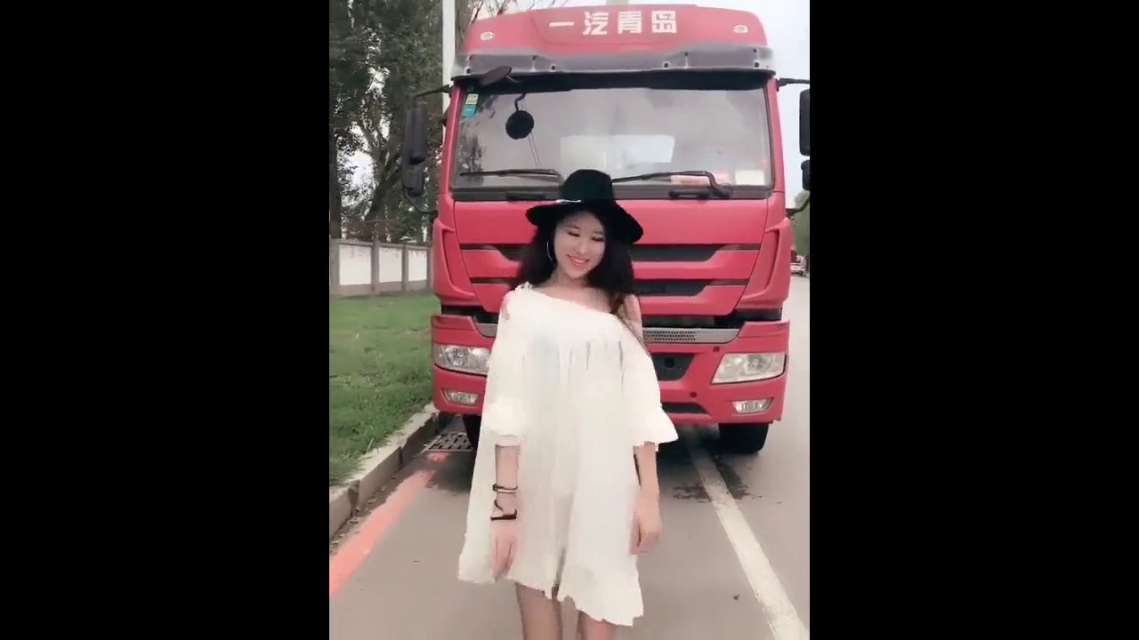 卡车女司机身材真棒，不当模特都可惜了！