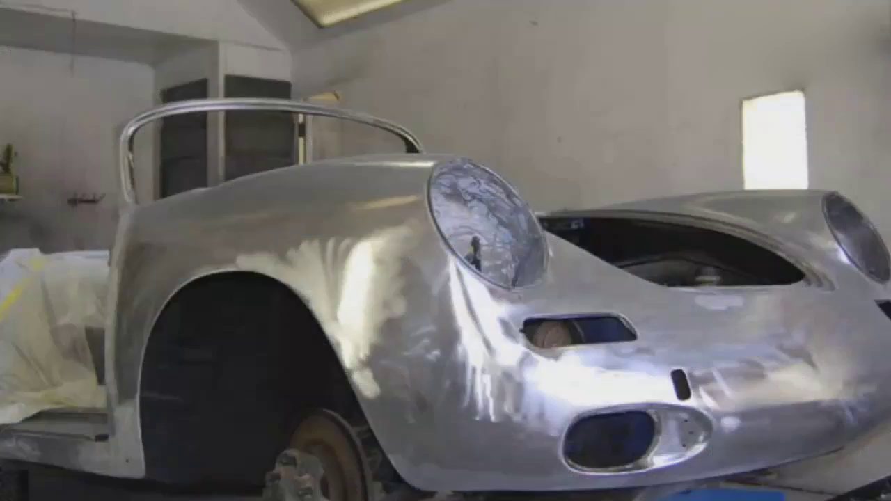 小伙捡到一辆1976年法拉利跑车，拉回来修好后，所有人都眼热