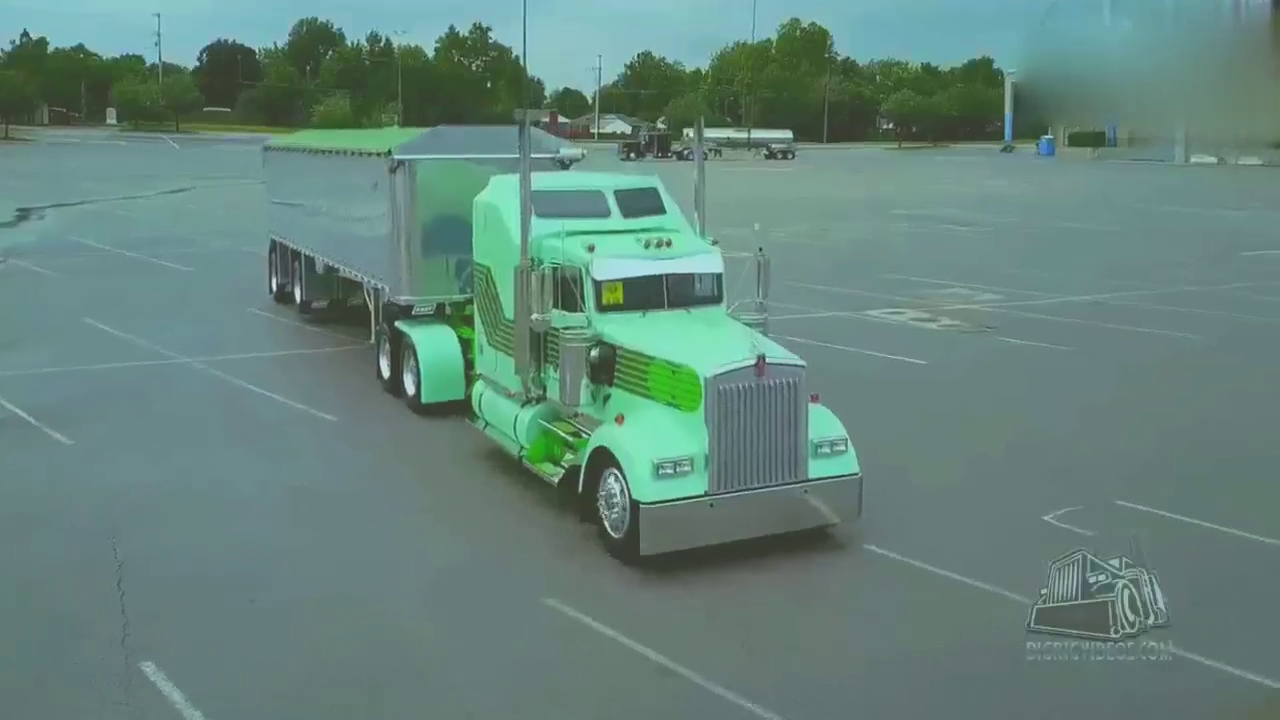 这卡车也太精致了，若我买回来，肯定不舍得开