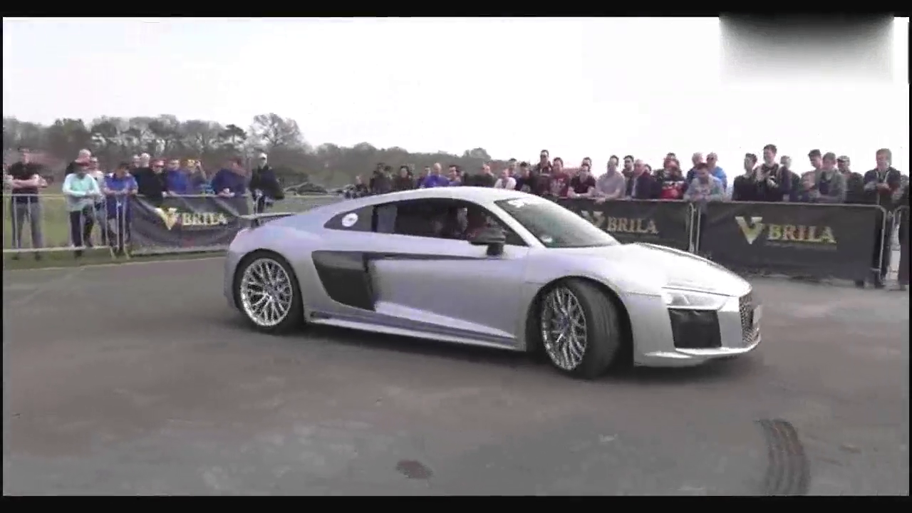 奥迪R8和兰博基尼跑车比试谁百米提速最快