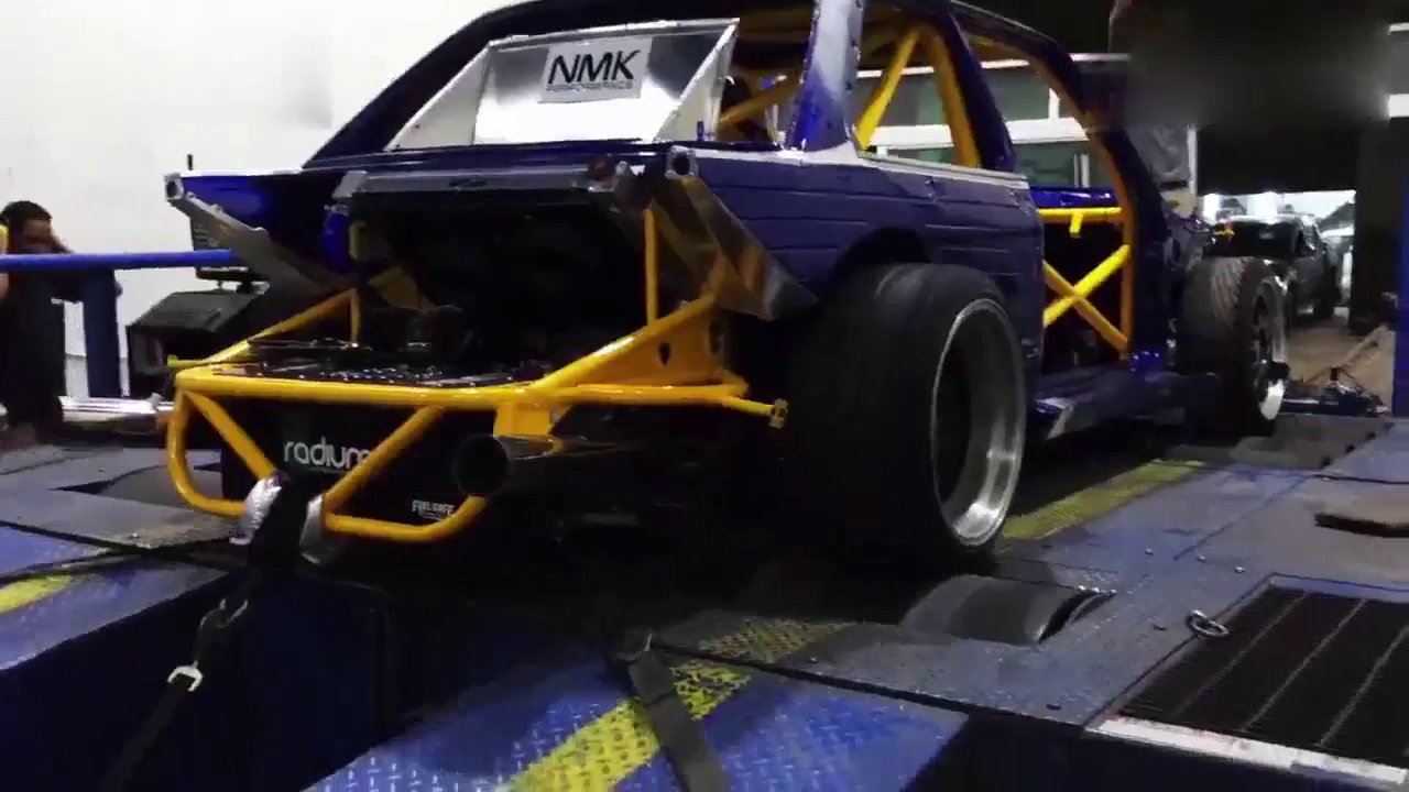 世界最疯狂的偏时点火改装车合集, 这是开车还是开炮