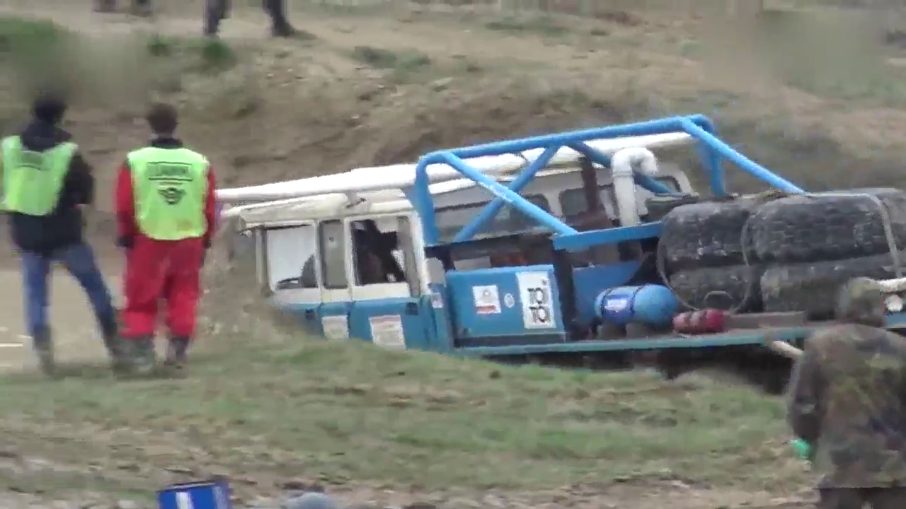 6x6太拖拉越野卡车，越野性非常强啊！