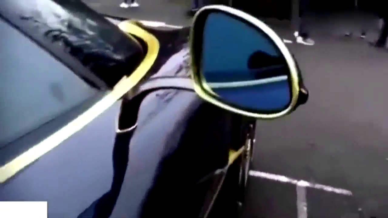 把这辆千万级别的跑车钥匙给你，你都不一定能开走，别嘚瑟了！