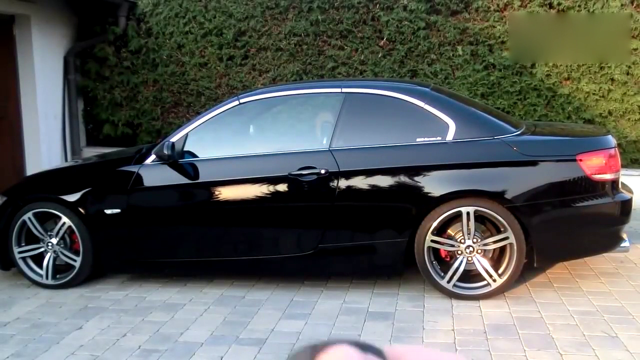 按住宝马跑车的钥匙十秒钟，变形马上开始！